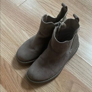 Steve Madden Taupe Ankle Boots